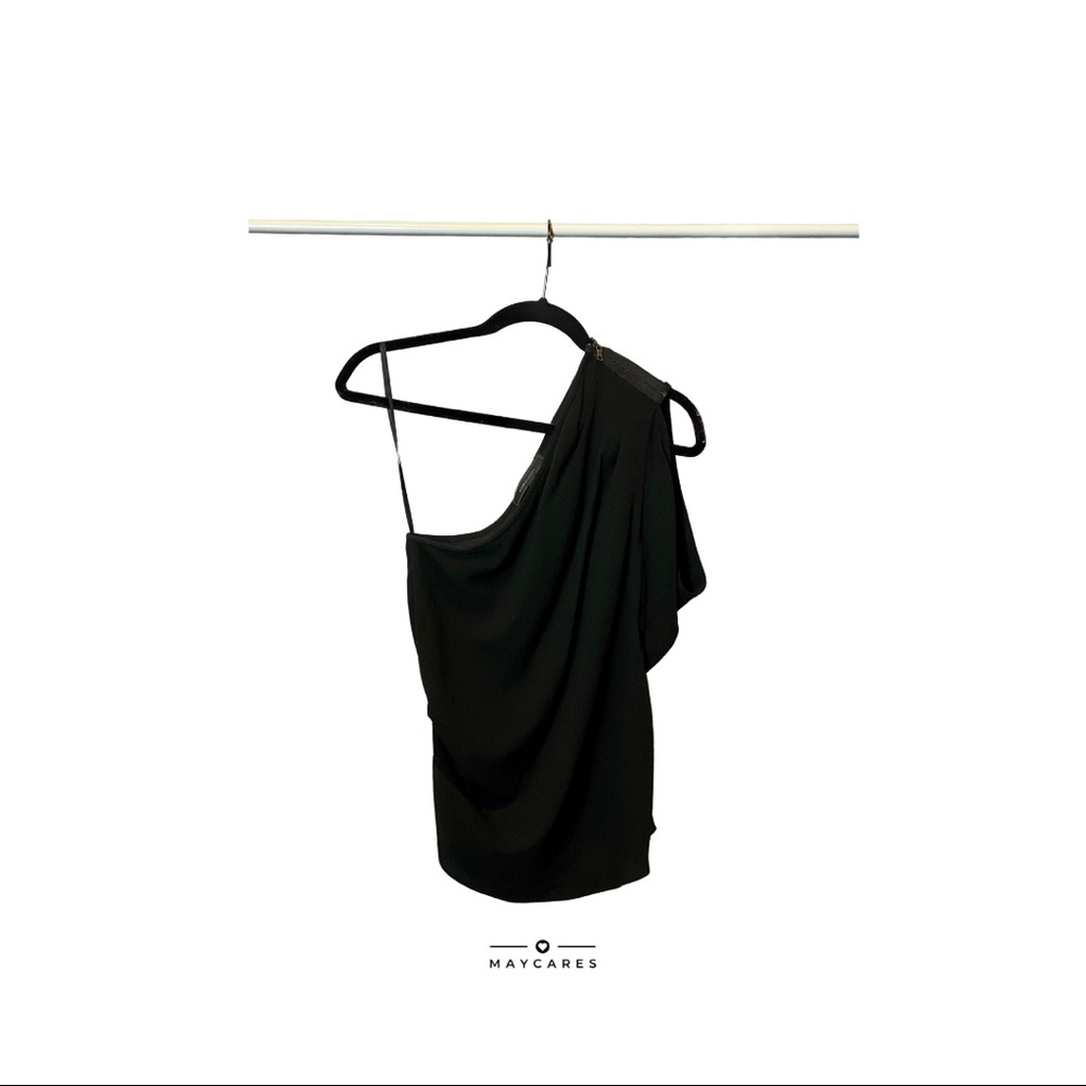 ONE SHOULDER SOLID BLACK SHIRT